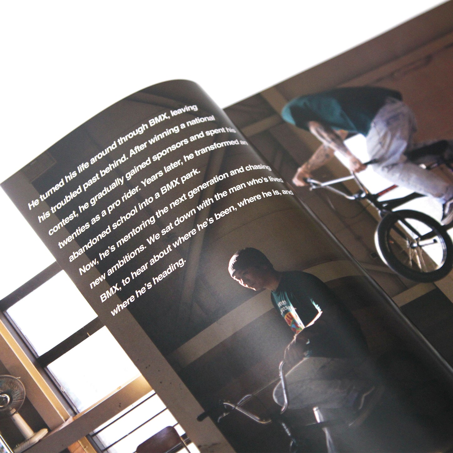 MOTOBUNKA - MOTO 文化通信 5TH ANNIVERSARY 五周年紀念特刊