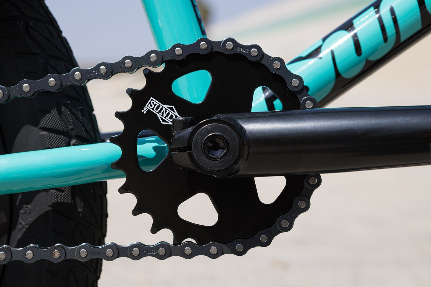 SUNDAY - 2025 PRIMER 16" GLOSS TURQUOISE