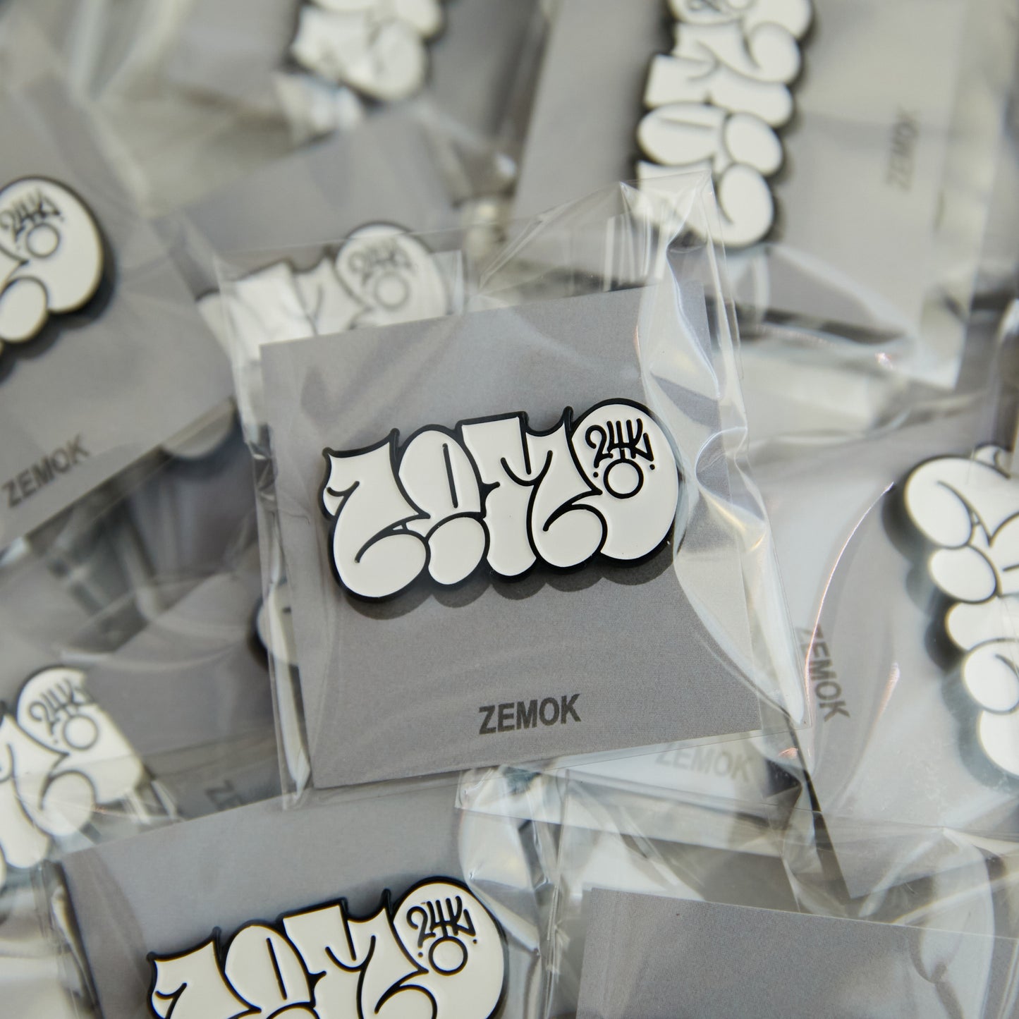 ZEMOK - THROW UP PINS