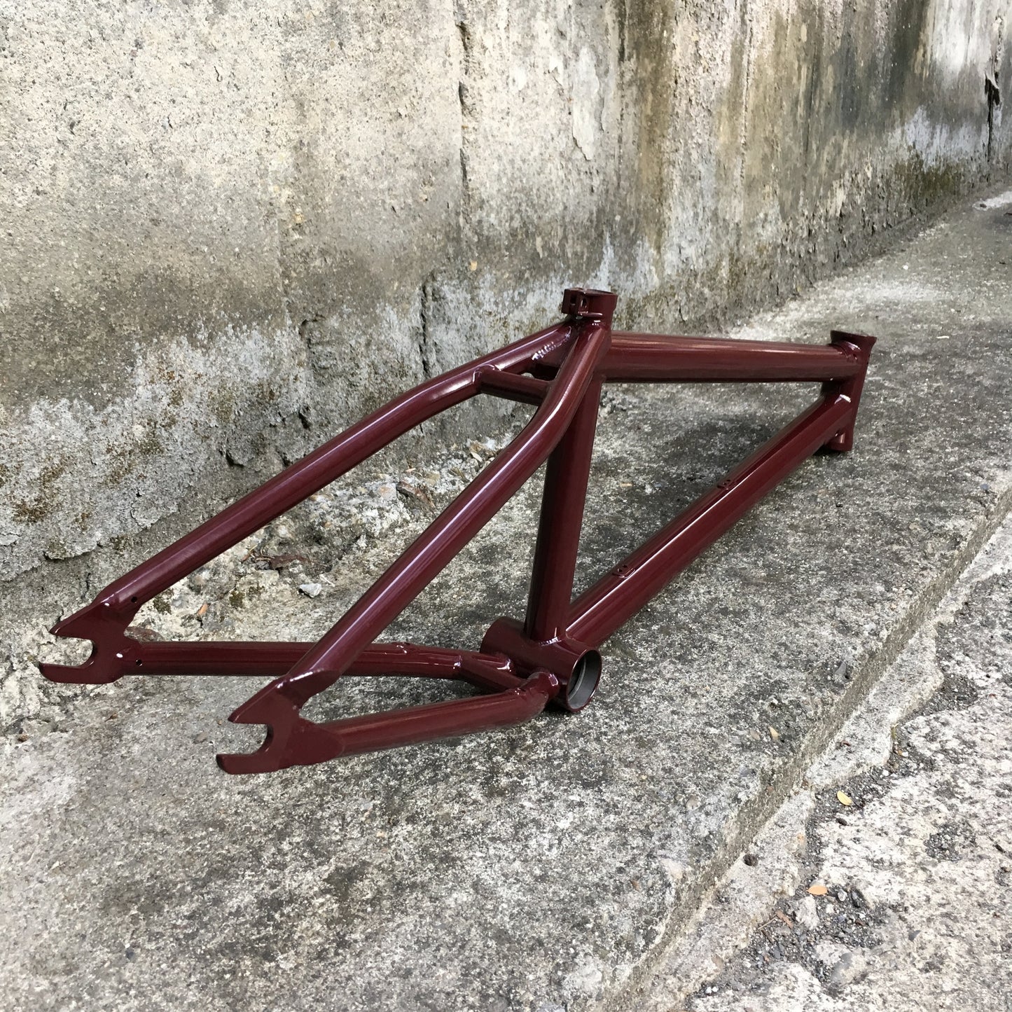 TERRIBLE ONE - RUBEN FRAME 20.75" BLACK/ MAROON