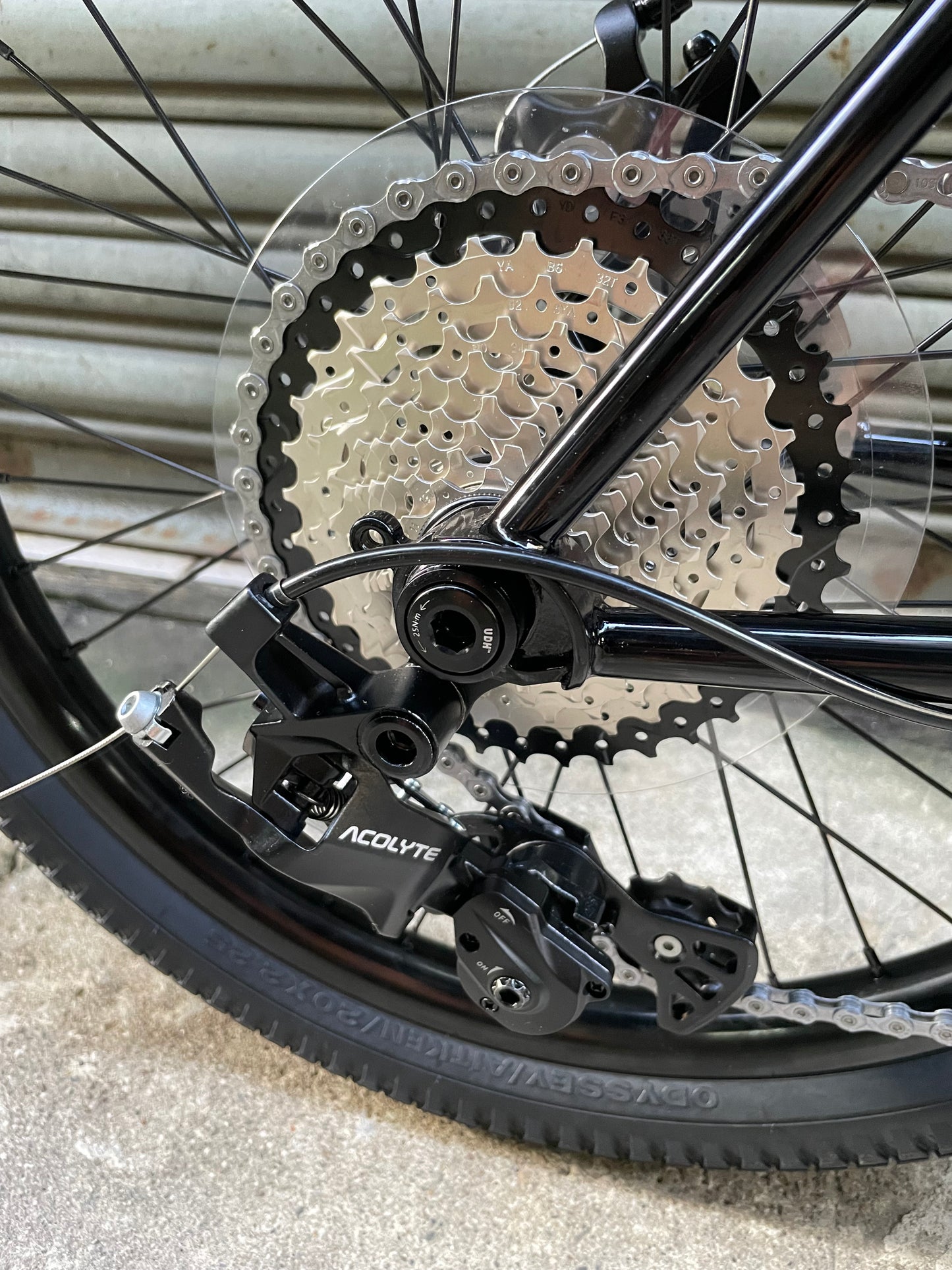 KYOOT - ROLLY POLLY COMPLETE BIKE GLOSS BLACK