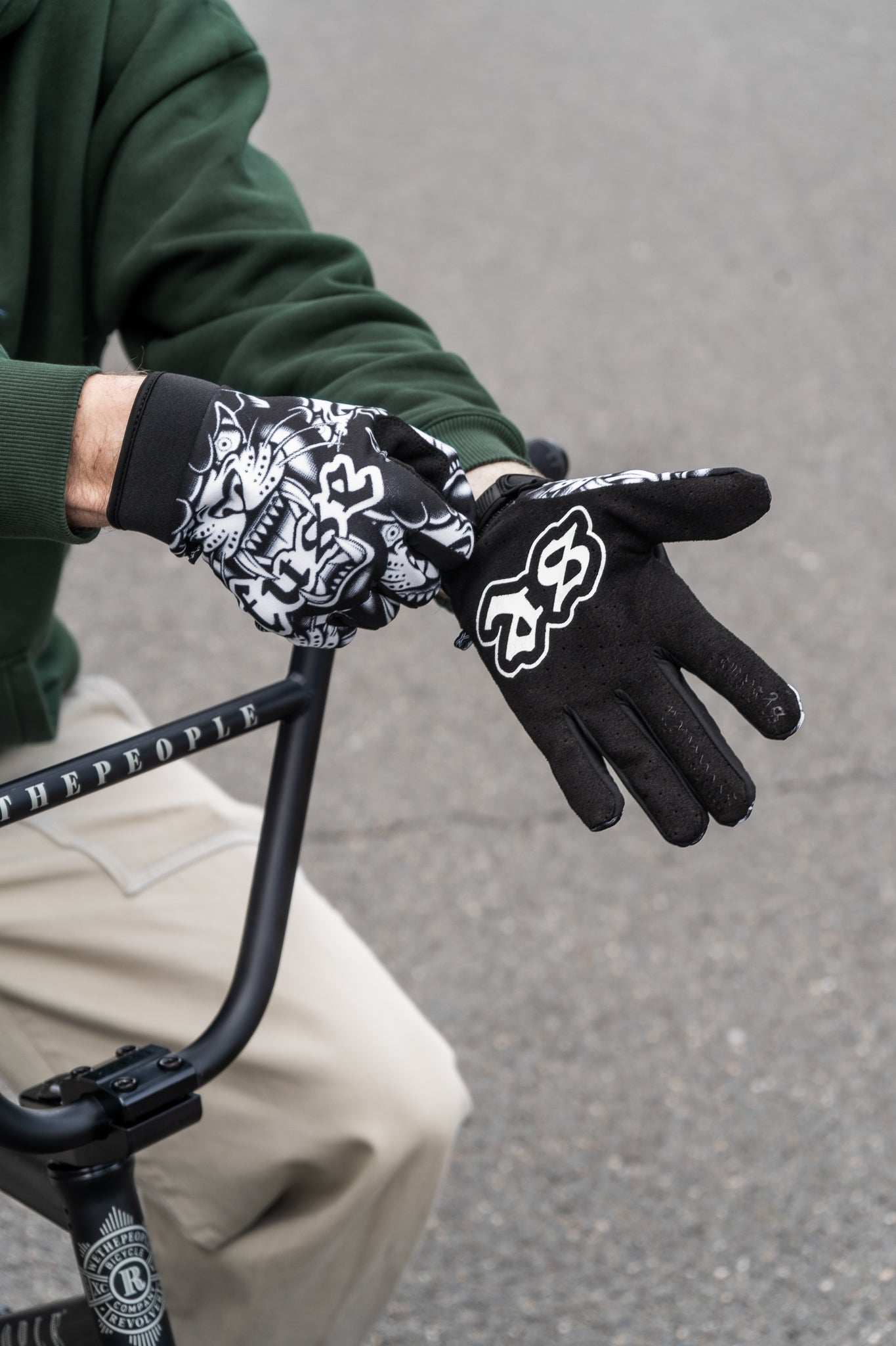 FUSE - ALPHA JAGUAR GLOVES