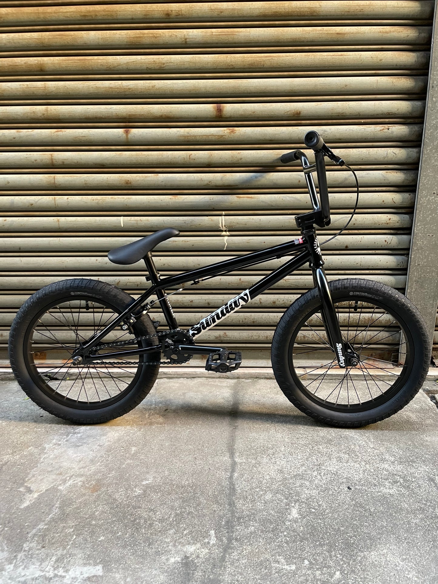 SUNDAY - 2025 PRIMER 18" GLOSS BLACK