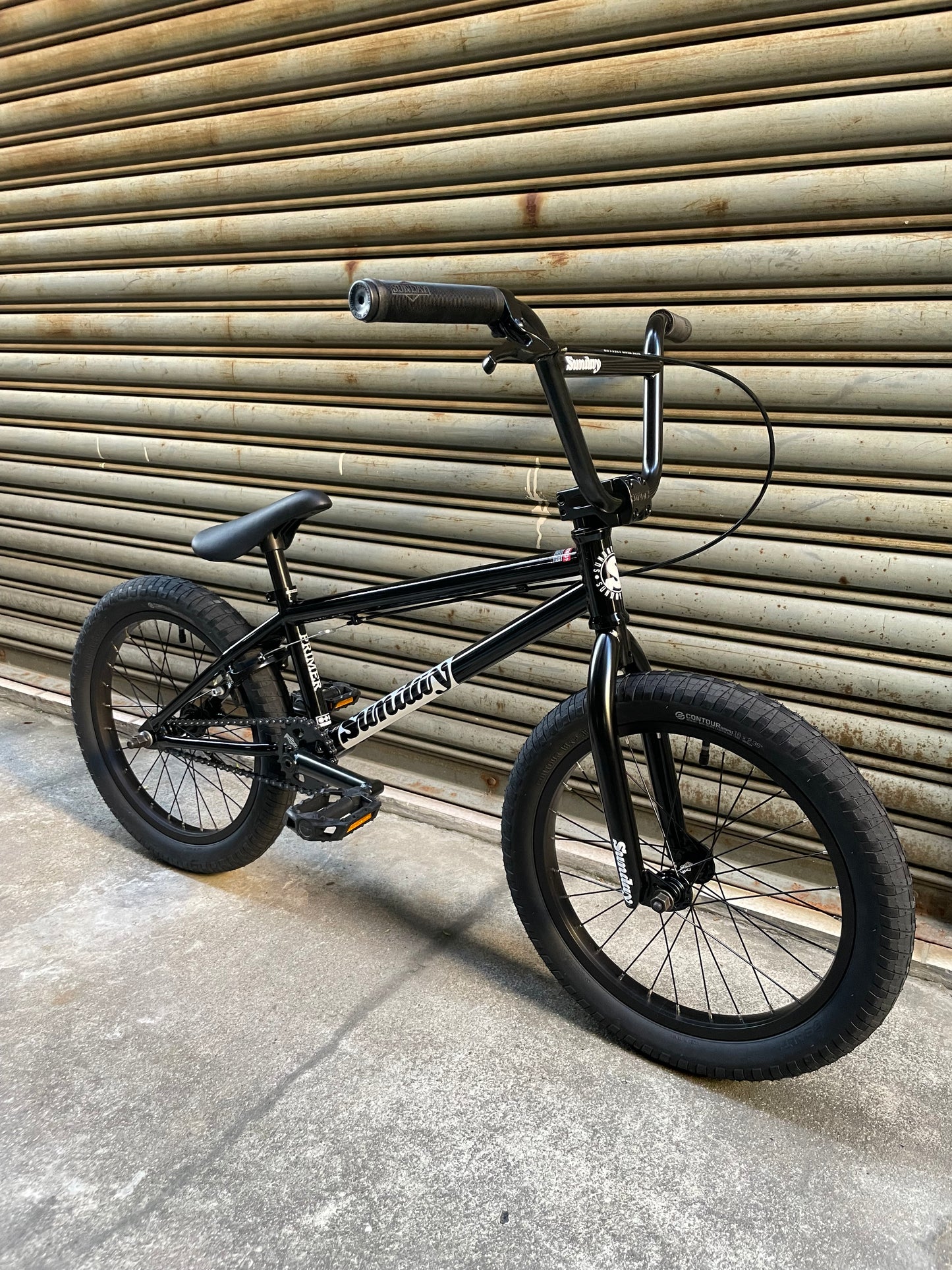 SUNDAY - 2025 PRIMER 18" GLOSS BLACK