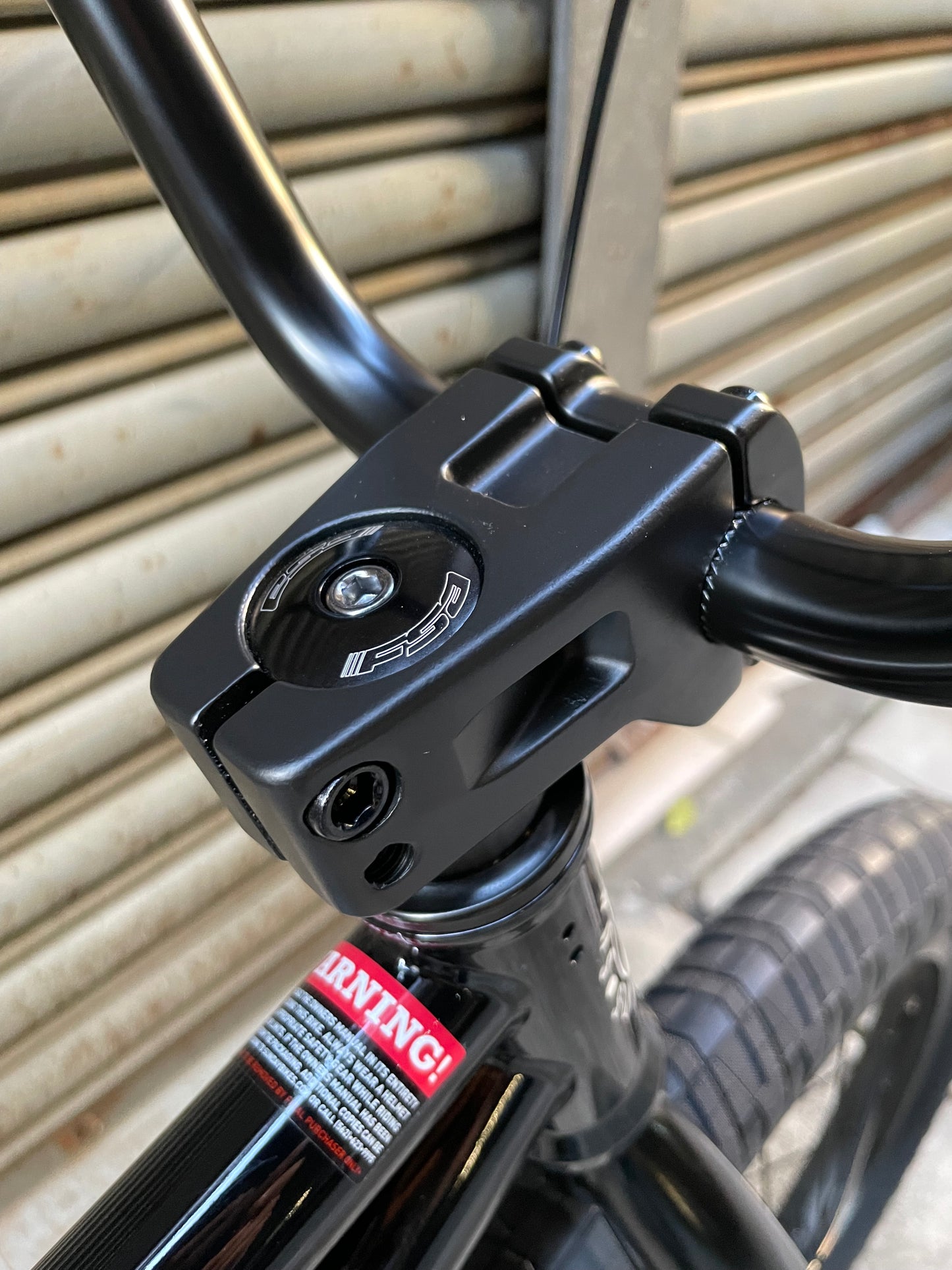 SUNDAY - 2025 PRIMER 18" GLOSS BLACK