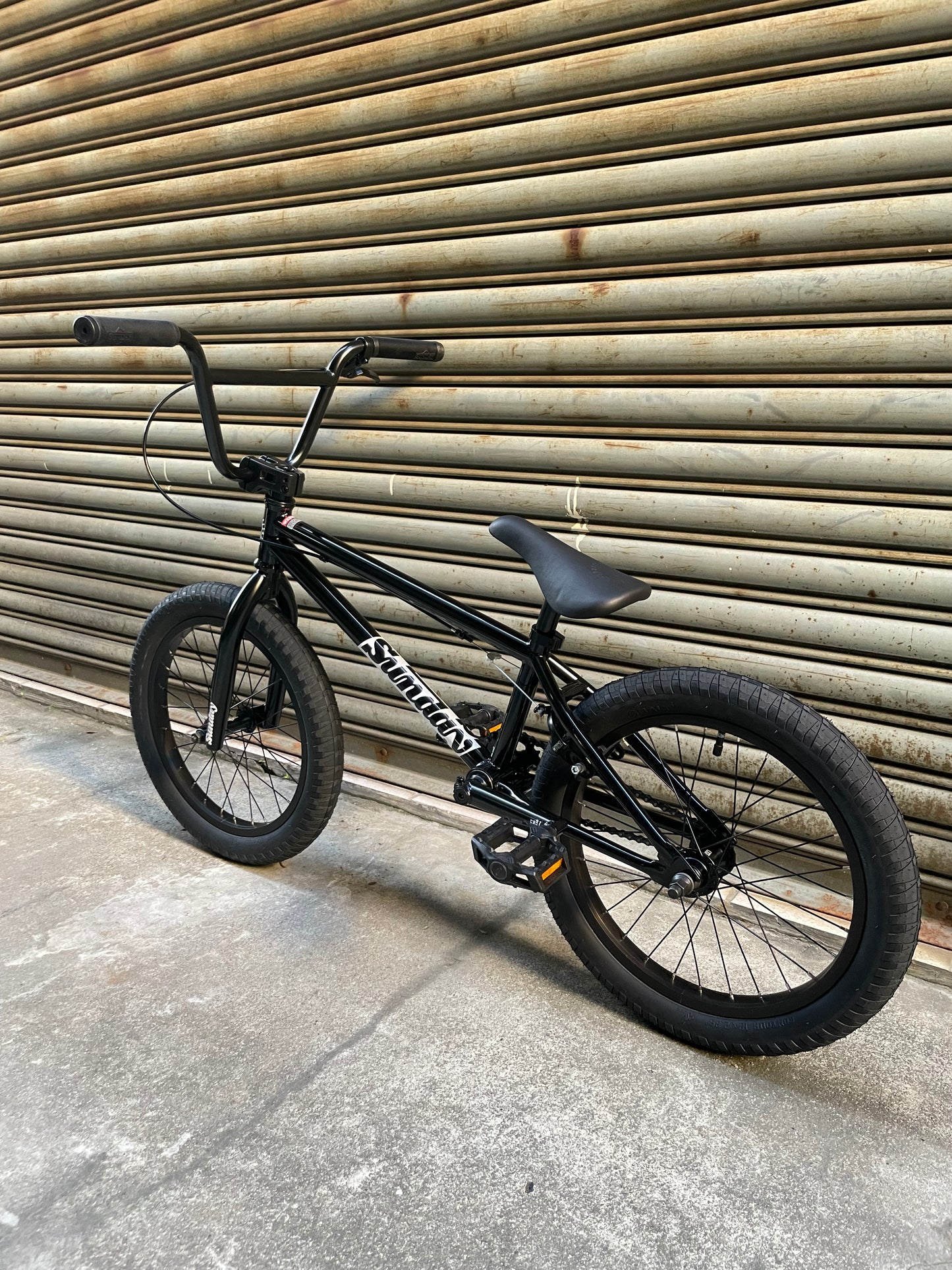 SUNDAY - 2025 PRIMER 18" GLOSS BLACK