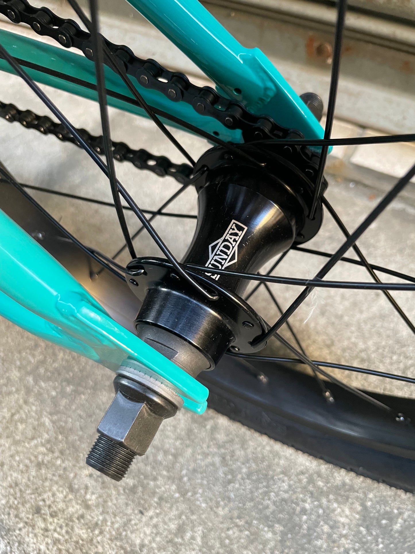 SUNDAY - 2025 PRIMER 16" GLOSS TURQUOISE