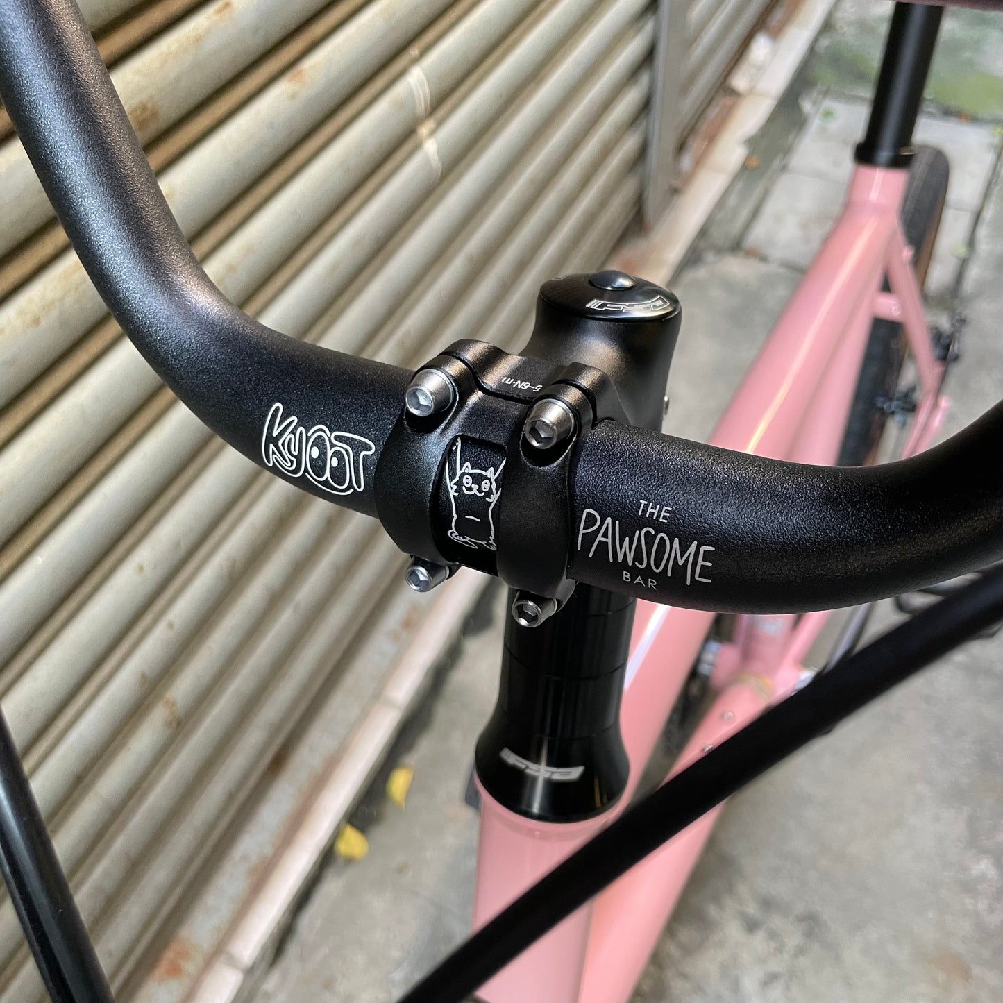 KYOOT - THE PAWSOME  BARS 7.5"